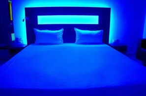 Schreibtisch, kostenloses WLAN, Bettwäsche