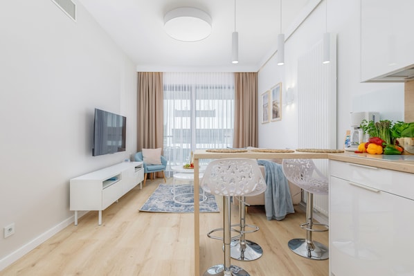 Superior-Apartment | 1 Schlafzimmer, hochwertige Bettwaren, laptopgeeigneter Arbeitsplatz