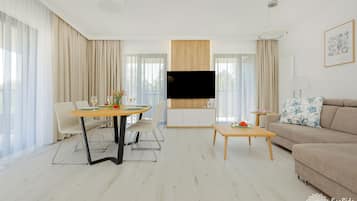 Premium Apartment | 1 bedroom, premium bedding, laptop workspace, iron/ironing board