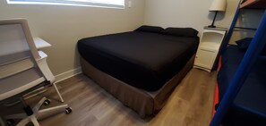 4 quartos, ferros/tábuas de passar roupa, Wi-Fi, roupa de cama
