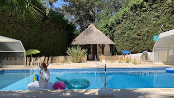 Piscine extérieure, piscine chauffée