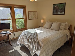 2 bedrooms, desk, iron/ironing board, free WiFi - The Hodge Podge Lodge | Pool | Hot Tub (Durango)