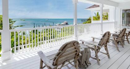 Serene waterfront house w pool, dock & beautiful sunsets - 5 min walk to beach.