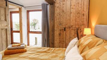 1 bedroom, individually decorated, individually furnished, free WiFi