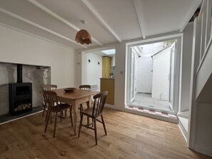 Dining - 9 Mount Pleasant - minutes away from Hepworth museum and town centre (St Ives)
