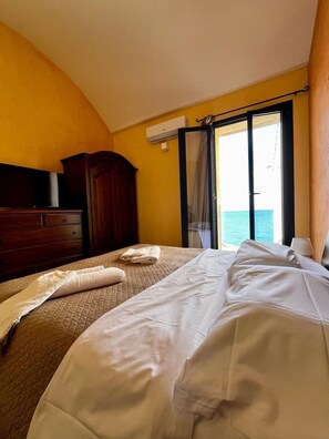 2 slaapkamers, een bureau, reisbedje, gratis wifi