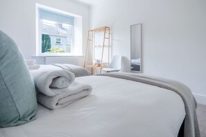 3 多间卧室、高档床上用品、床单