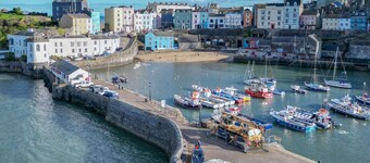 Canol Y Bryn - 3 Bedroom Holiday Home - Tenby