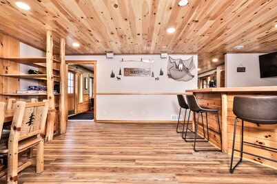 Newly remodeled 8 bedroom on Little Muskie Lake!
