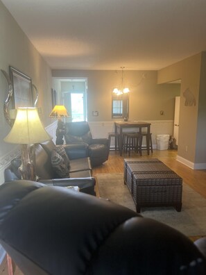 House, 2 Bedrooms | Living area