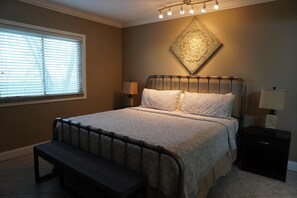 Condo, 2 Bedrooms