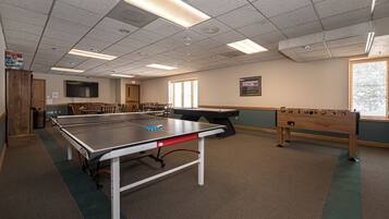 Condo, 1 Bedroom | Game room