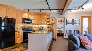 Kondominium, 1 kamar tidur | Dapur pribadi | Lemari es, oven, mesin pembuat kopi/teh, dan ketel listrik