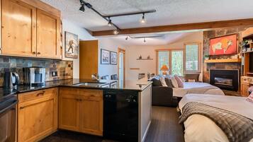 Kondominium, 1 kamar tidur | Dapur pribadi | Lemari es, oven, mesin pembuat kopi/teh, dan ketel listrik