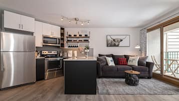 Studio | Living area