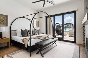 7 bedrooms, desk, laptop workspace, iron/ironing board - The Beach Front 2.0 7 Bedroom Home (St. George)