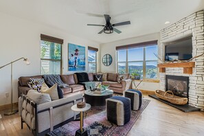 House, 5 Bedrooms | Living area | Smart TV - 5410 Cross Country Mountain Ski Getaway With Hot Tub & Pool! 5 Bedroom Home by RedAwning (Park City)