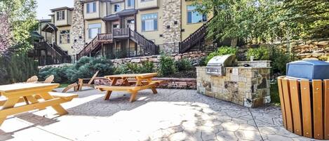 House, 5 Bedrooms | BBQ/picnic area