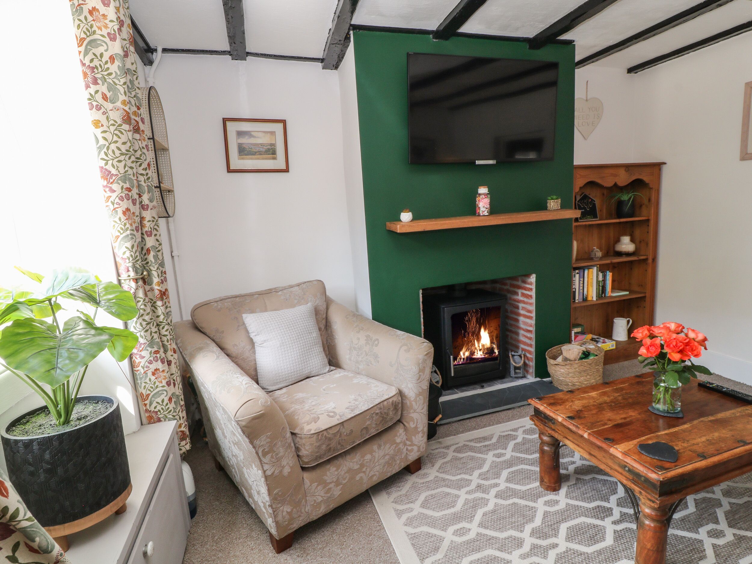 CURLI COTTAGE, pet friendly, character holiday cottage in Northam