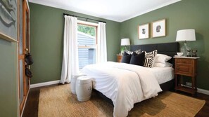 2 chambres, fer et planche à repasser, Wi-Fi, draps fournis