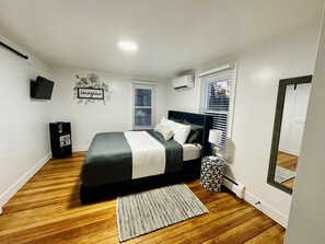 3 bedrooms, desk, iron/ironing board, WiFi