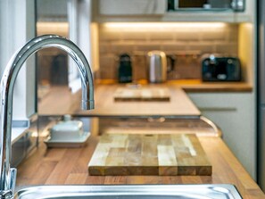 ثلاجة، مستلزمات طهي/أطباق/أوعية