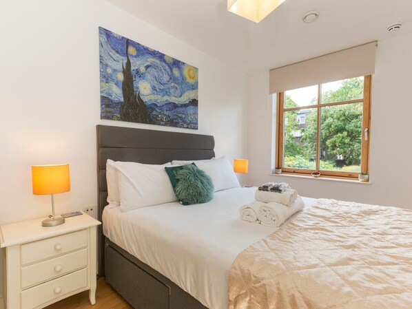 2 Schlafzimmer, Bügeleisen/Bügelbrett, kostenloses WLAN, Bettwäsche