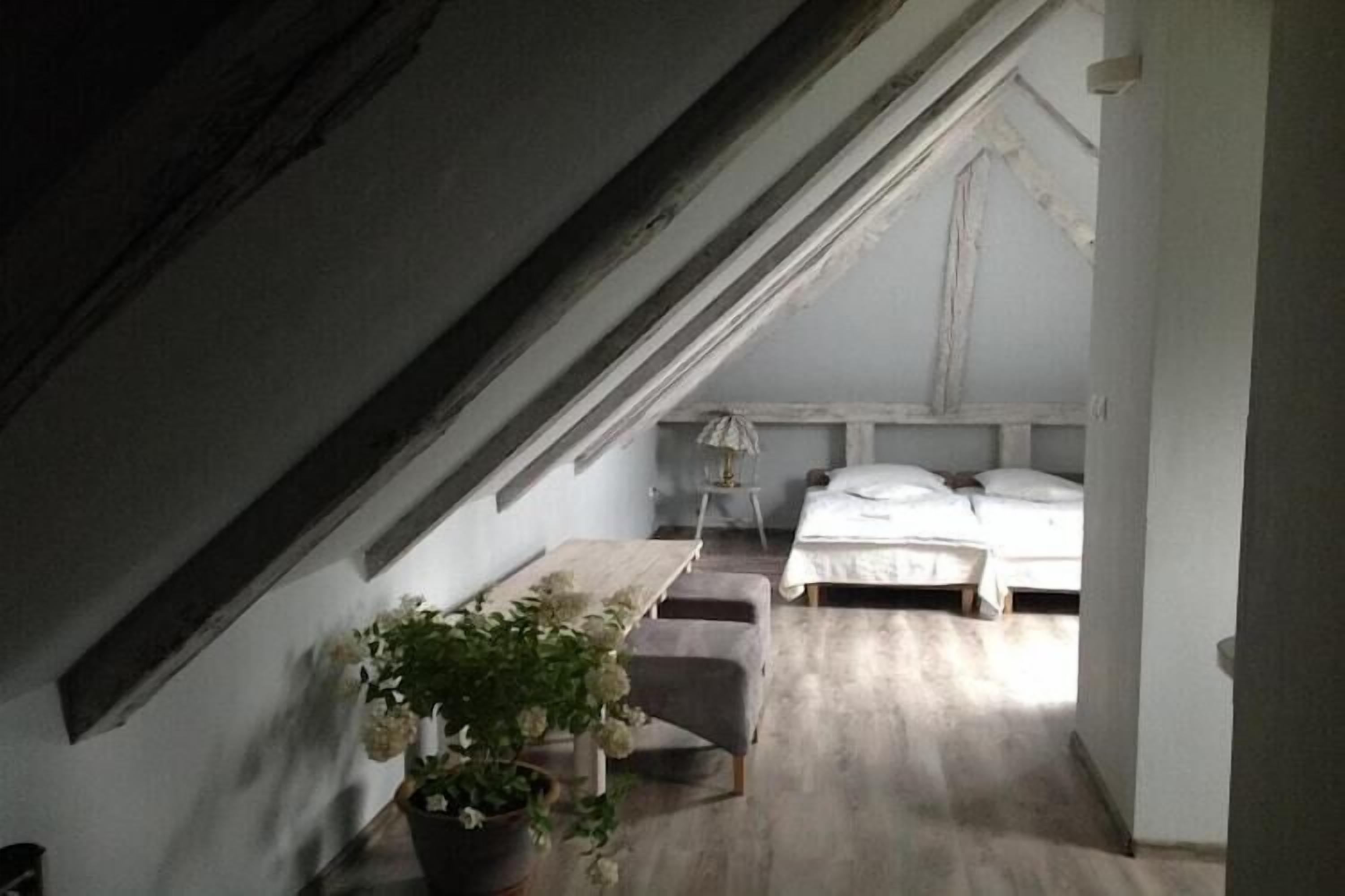 8 soverom, strykejern/-brett, reiseseng for barn og wi-fi (inkludert)