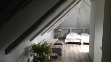 8 bedrooms, iron/ironing board, travel cot, free WiFi