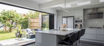 Gorgeous Family Home Near River Thames-Old Windsor - Pass the Keys