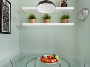 Dining - Eton Penthouse with Amazing Castle River Views - Pass the Keys (Windsor)