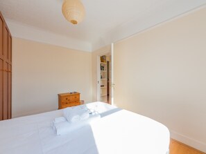 1 camera, ferro/asse da stiro, Wi-Fi gratuito, lenzuola