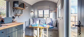 Pass the Keys | Whitstable Shepherds Hut minutes from the Harbour