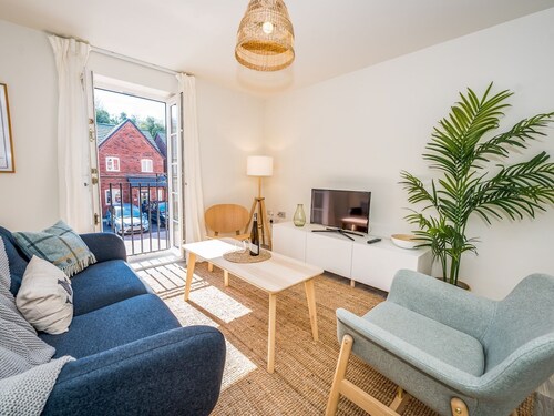 Brand new 1 bedroom modern contemporary apartment - Pass the Keys