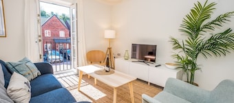 Brand new 1 bedroom modern contemporary apartment - Pass the Keys