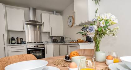 Pass the Keys | Brand new 1 bedroom modern contemporary apartment