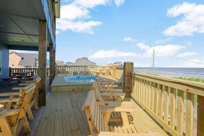 Tina de hidromasaje al aire libre