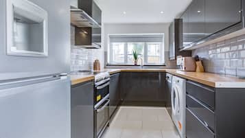 Fridge, microwave, oven, dishwasher