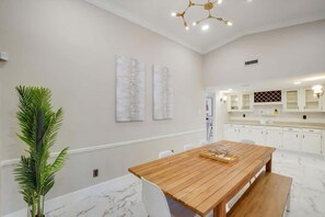 Dining - Spectacular 4BR/2.5B Home with Pool and Grill (Carrollton)