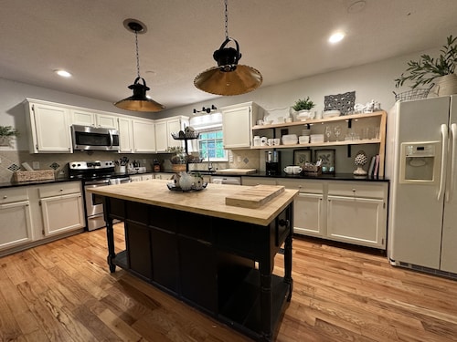 Coosawattee River Resort, The Cottage in the Woods, Pet Friendly