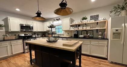 Coosawattee River Resort, The Cottage in the Woods, Pet Friendly