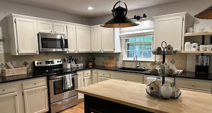 Coosawattee River Resort, The Cottage in the Woods, Pet Friendly