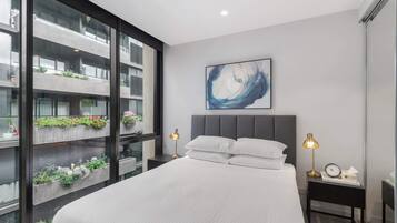 1 bedroom, desk, iron/ironing board, WiFi