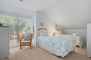 4 habitaciones, tabla de planchar con plancha, wifi y ropa de cama 