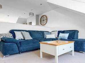 TV - 2 bedroom accommodation in Coverack (Coverack)