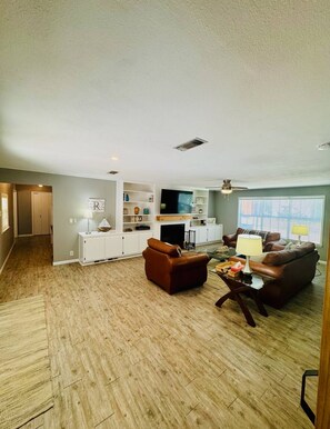 Smart TV, DVD player, books, computer monitors