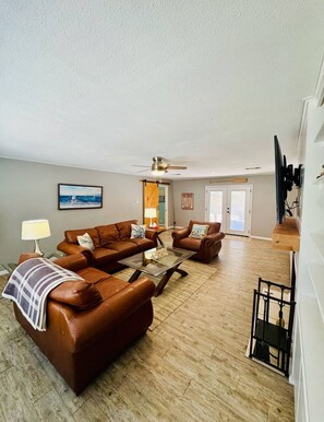 Smart TV, DVD player, books, computer monitors