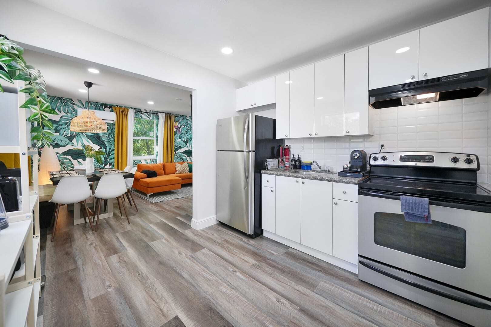 Vacay Spot Wynwood 4Kitchens Fun 8 to 28Guests BBQ