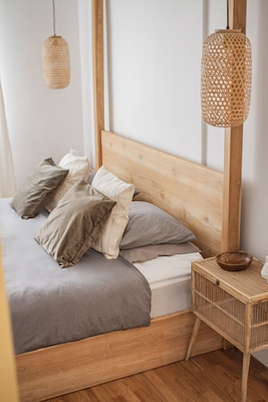 3 chambres, bureau, Wi-Fi gratuit, draps fournis