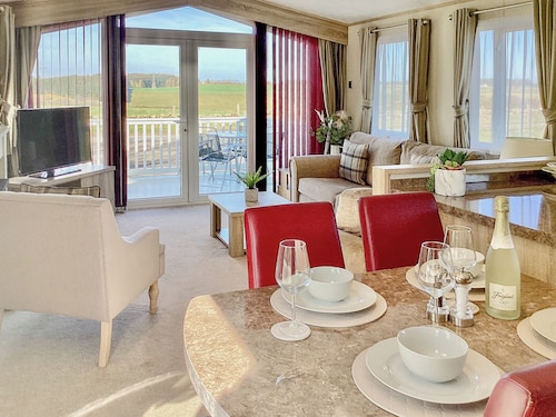 Ballagan Lodge - UK43375